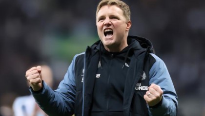  纽卡斯尔主帅埃迪豪封神，平民阵容创造奇迹  