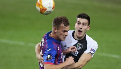  莱比锡红牛快速转换进攻战术完胜柏林联队防线