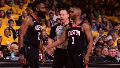  里昂主帅赛后炮轰裁判，法甲联盟启动调查  