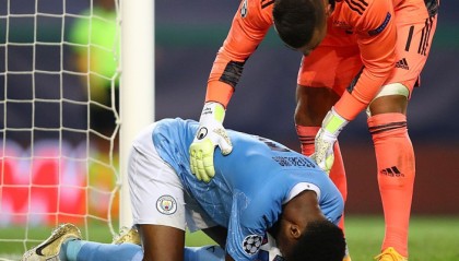  瓜帅变阵失败曼城爆冷输升班马  