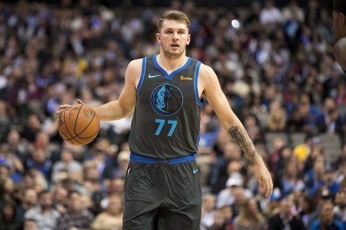  东契奇50分创独行侠队史纪录  