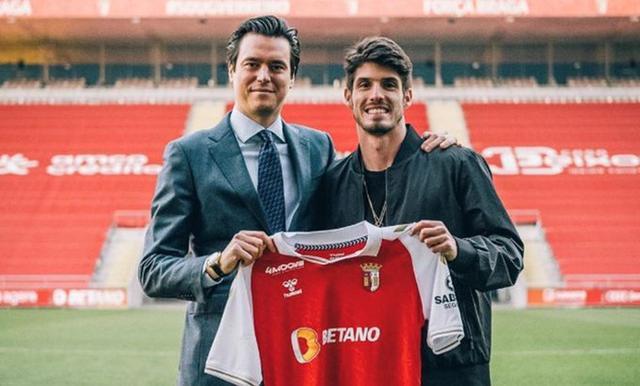  切尔西惨败阿森纳，雅克松吐饼遭网暴  