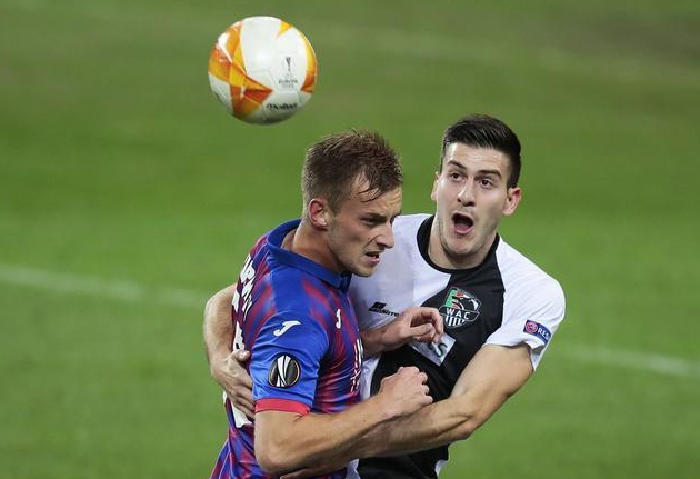  莱比锡红牛快速转换进攻战术完胜柏林联队防线